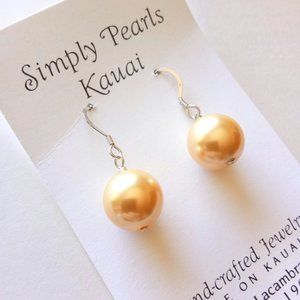 NWT Handmade Pearl Earrings (Hawaii)